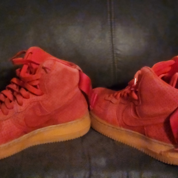 Vintage Red Velvet Nike AF1 - Picture 4 of 4